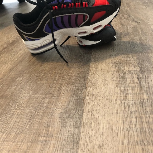 Nike Max - Picture 2 of 4